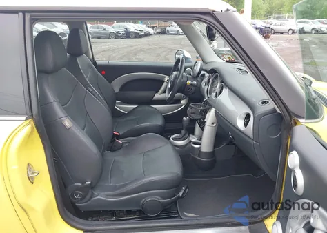 2005 Mini Cooper z USA, uszkodzony, nr VIN WMWRC33495TJ68723